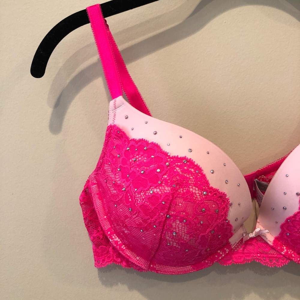 Pink Victoria’s Secret bra